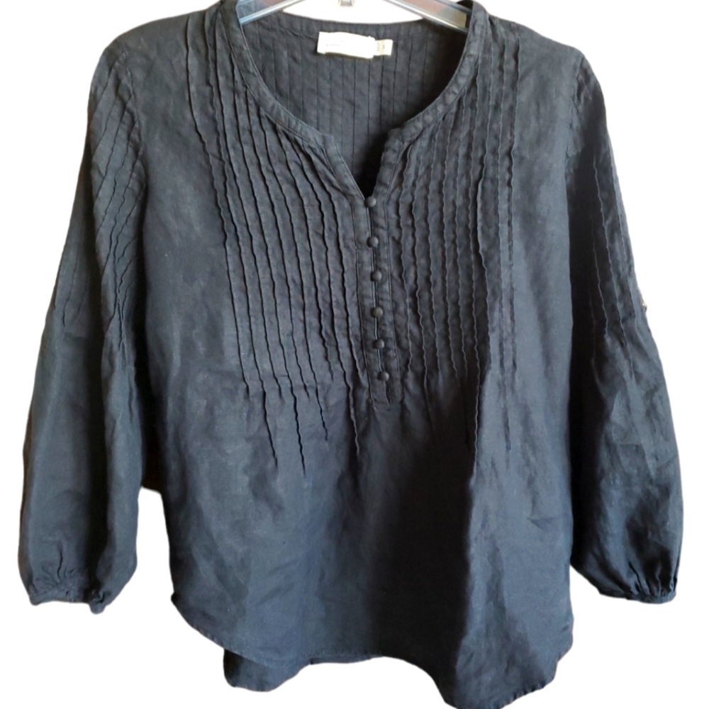 Vineyard Vines black linen pintuck top small